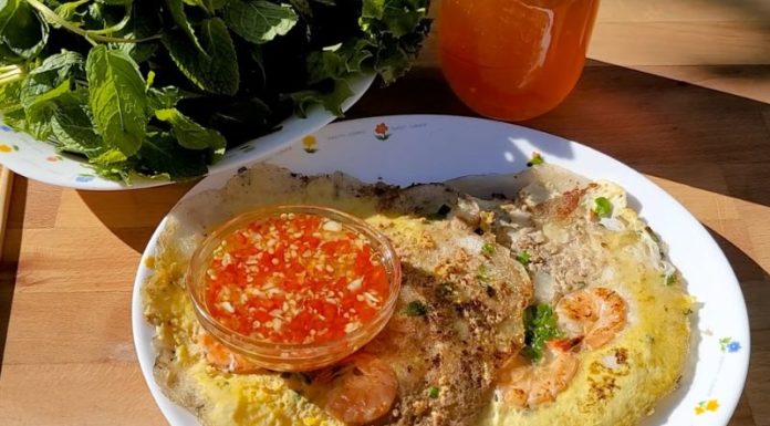 The Ultimate Guide to Making Delicious and Appetizing Hue Pressed Cake with a Mold