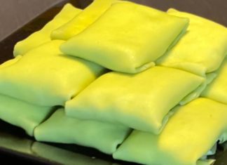 The Ultimate, Mouth-Watering Experience: Crafting the Perfect Banana Cream-Filled Pandan Crepe for a Family Feast