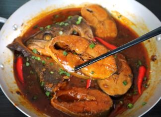 A Delectable Dish: Baked Salmon with a Tangy Mackerel Twist