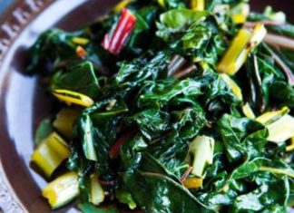 A Rainbow of Flavor: Crispy Garlic Stir-fried Bok Choy