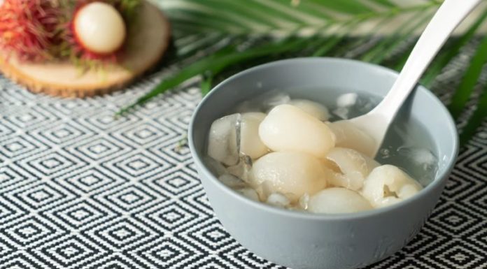 “The Ultimate Guide to Making Delicious Preserved Cherimoya with Rock Sugar”