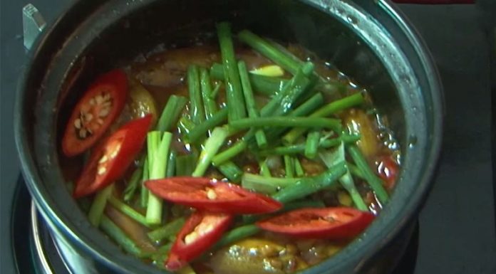 “A Tasty Treat: Spicy Braised Bong Fish with Bean Paste”