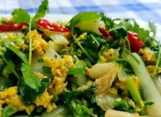 “A Tasty Twist on a Classic: Stir-Fried Chinese Cabbage and Eggs”