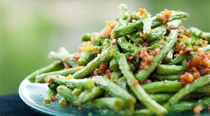 “The Ultimate, Mouthwatering Guide: Stir-Frying Crispy, Delicious Yardlong Beans with Dried Shrimp”