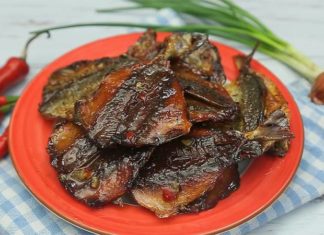 How to Make a Delicious and Tangy Golden Trevallies with Sweet and Sour Sauce