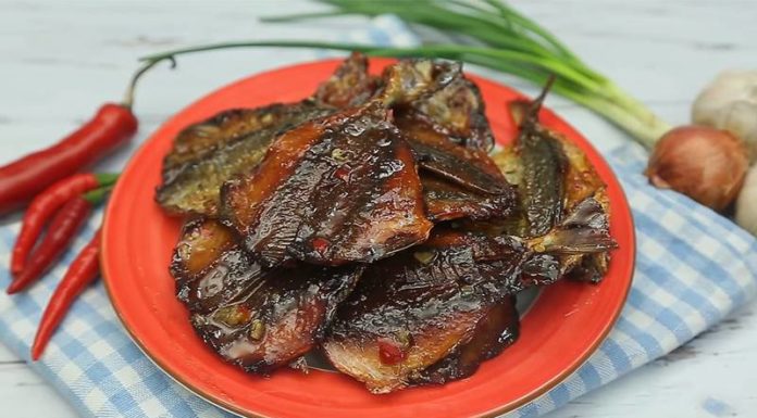 How to Make a Delicious and Tangy Golden Trevallies with Sweet and Sour Sauce