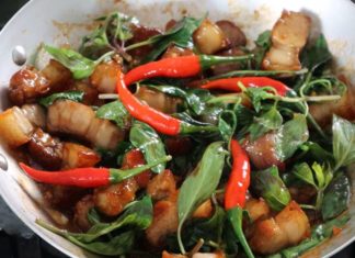 Pork Belly Braised in Cinnamon: A Mouthwatering, Aromatic Delight