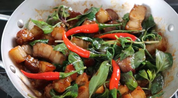 Pork Belly Braised in Cinnamon: A Mouthwatering, Aromatic Delight