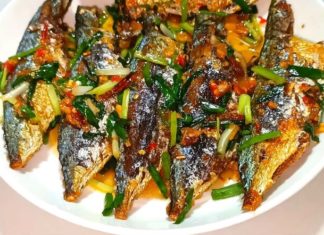 “The Ultimate Guide to Crispy, Golden Fried Fish: A Family Feast with a Spicy, Aromatic Twist”