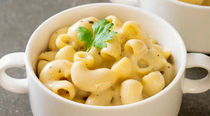 “A Delicious and Creamy Pasta Dish: A Simple, Indulgent Recipe for Your Taste Buds”
