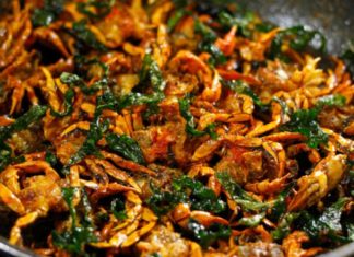 “The Ultimate Crunchy, Crispy Soft-Shell Crab Delight: A Tasty Treat for the Whole Family”