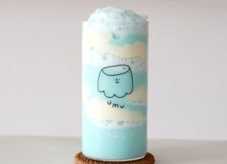 The Best Fluffy Yogurt Smoothie for a Hot Summer’s Day