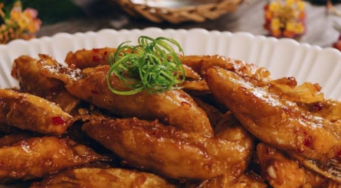 The Ultimate Guide to Crispy Salmon Fin Fries: A Mouth-Watering, Sweet and Sour Treat