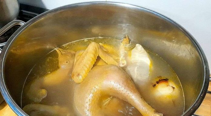 The Secret to Perfectly Crispy Chicken: Don’t Chop it Straight Out of the Pot!