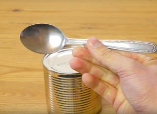 “The Spoon Trick: How to Easily Open a Can Without a Can Opener”