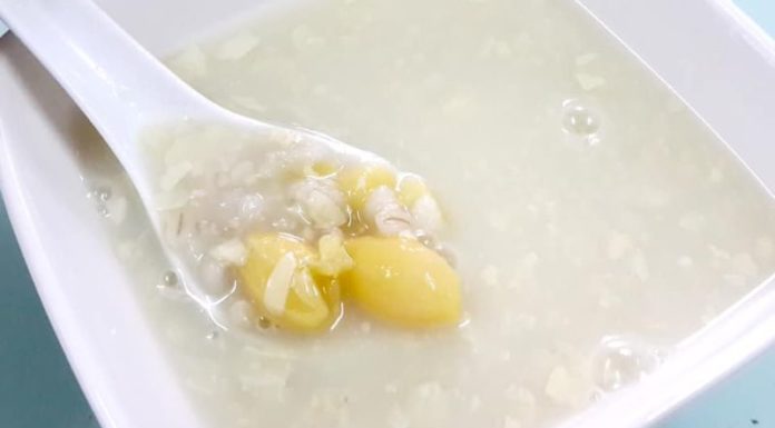 How to Cook a Delicious and Nutritious Barley and Ginkgo Dessert Soup