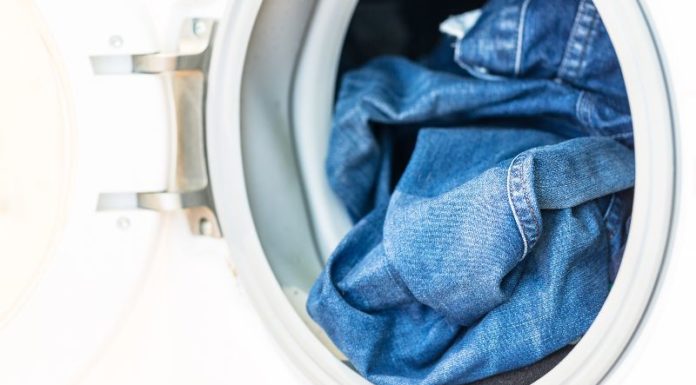 The Ultimate Guide to Drying Your Jeans: A Gentle Approach to Maintaining Denim Fabric