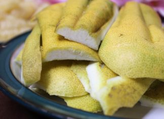 “The Power of Citrus: Repel Mosquitoes with Grapefruit Peel”