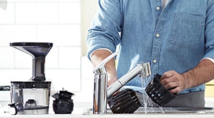 The Ultimate Guide to Cleaning Your Slow Juicer: A Spotless Machine, Free of Grime and Gunk