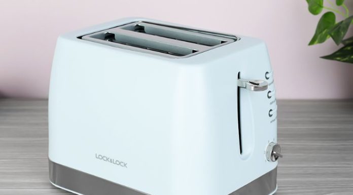 The Ultimate Guide to Cleaning Your Lock&Lock Toaster in a Flash