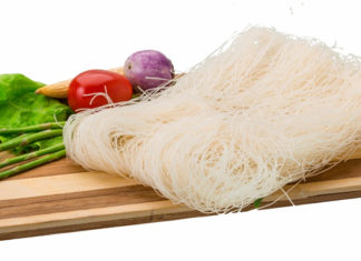 “The Ultimate Guide to Stir-Frying Rice Noodles: A Sticky Situation Solved”