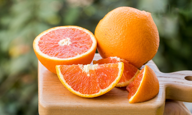 The Ultimate Guide to Summer Fruits: 2 Types of Fruits That Are Often “Bathed” in Chemicals, and the Second One is a Crispy-Sweet Treat That Kids Go Crazy For