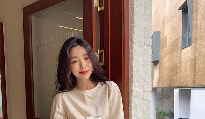 3 Flattering Ways to Style an A-Line Skirt: Emphasize Your Figure and Shine With Confidence, Whether at Work or Play