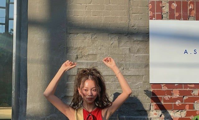 The Korean Fashionista: Skirt Styling Extravaganza – From Mini to Maxi, She’s Got It Covered!