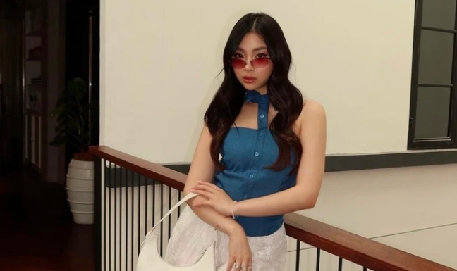 10 Enchanting Lace Skirt Outfits: Embrace Your Feminine Charm Without the Cheese