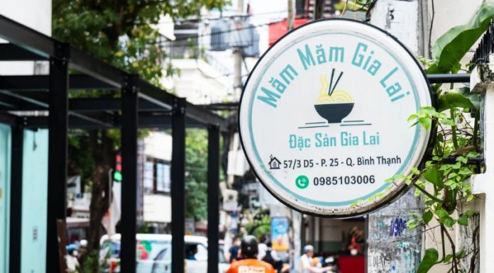“A Taste of Gia Lai: Exploring the Delights of Bun Cua Thoi in Binh Thanh Alley”