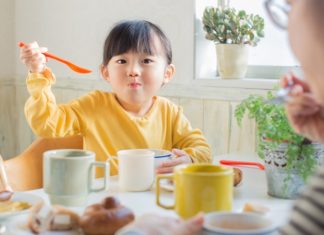 What is Baby-Led Weaning (BLW) and How Can You Start?