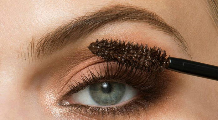 The Ultimate Guide to Choosing the Perfect Mascara Shade: Brown or Black?