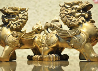 What is a Pi Yao? How to Place a Pi Yao Feng Shui Style on a Wealth God Altar