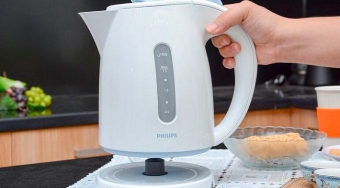 Should You Buy a Plastic Electric Kettle?