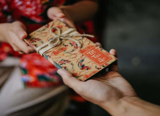 Should We Gift Instead of Giving Lucky Money?