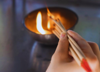The Optimum Trinity: Offerings on the 15th Night of the Sixth Lunar Month to Honour Your Ancestors and Seek Their Blessings
