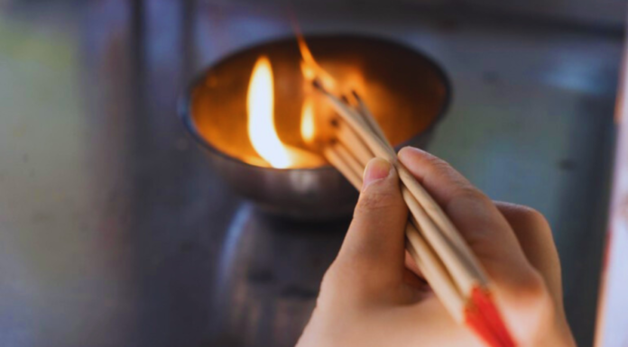 The Optimum Trinity: Offerings on the 15th Night of the Sixth Lunar Month to Honour Your Ancestors and Seek Their Blessings