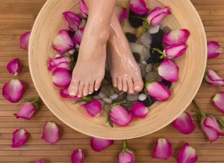 The Ultimate Guide to Foot and Nail Care: 4 Essential Tips to Keep Your Feet Healthy and Happy