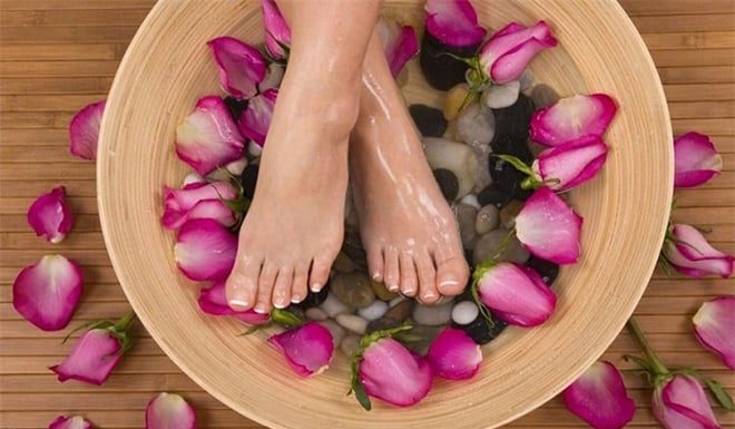 The Ultimate Guide to Foot and Nail Care: 4 Essential Tips to Keep Your Feet Healthy and Happy