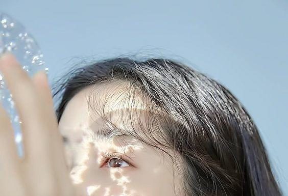 10 Skin-Soothing Ingredients to Calm Sunburn and Reveal Radiant Skin