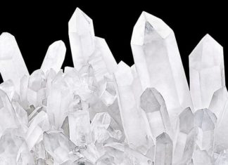 What is Quartz Stone? Should You Wear Quartz Stone Ring While Sleeping?