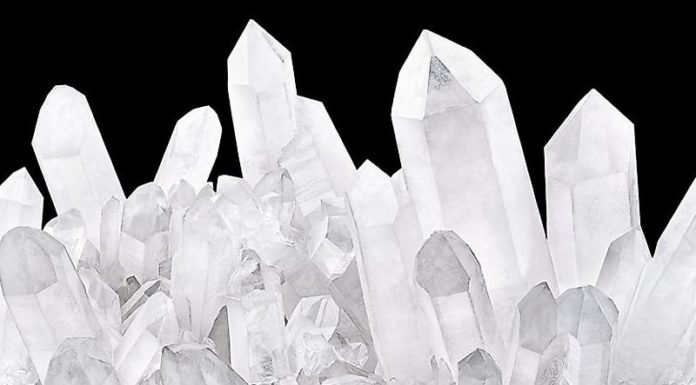 What is Quartz Stone? Should You Wear Quartz Stone Ring While Sleeping?