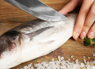 Here Are the 5 Most Toxic Parts of a Fish You Should Clean Before Cooking
