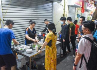 The Ultimate Guide to ‘Mi Cho’: A Unique Hai Phong Noodle Experience Worth the Wait