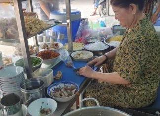 The Noodle Soup Sisters: A 30-Year-Old Female-Run Foodie Haven in District 4