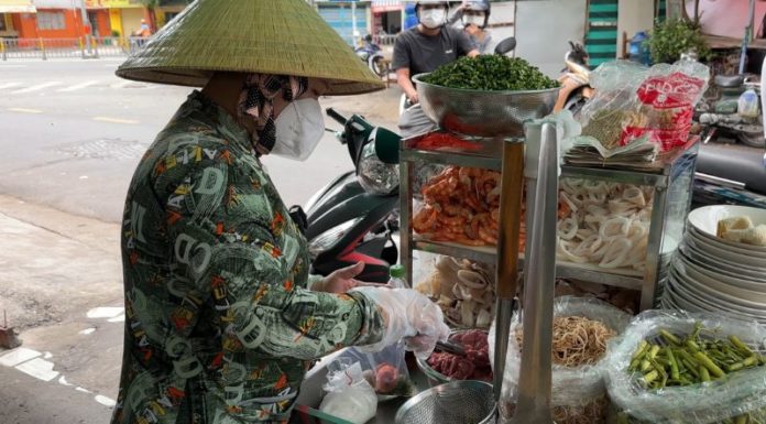 The Secret to This 20-Year-Old Saigon Noodle Joint: 6 Dishes, 6 Days of Deliciousness