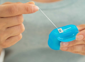 Should You Floss Before or After Brushing Your Teeth?