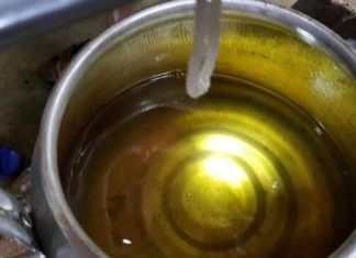 The Alluring Appeal of Sparkling Tile Floors: A 2-Minute Transformation.