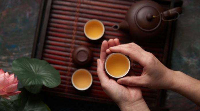 The Benefits of Drinking Herbal Tea During Summer: A Guide to Doing it Right