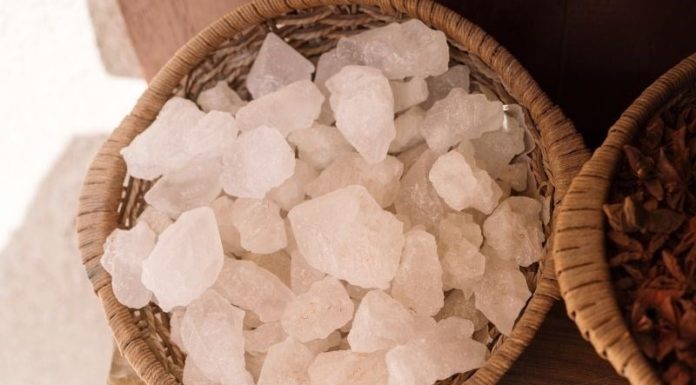 Which Is the Better Choice: White or Brown Rock Sugar?